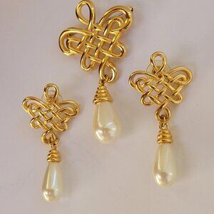 Alfred Sung Vintage Faux Tear Drop Pearl Love Knot Design Earring and Brooch Set
